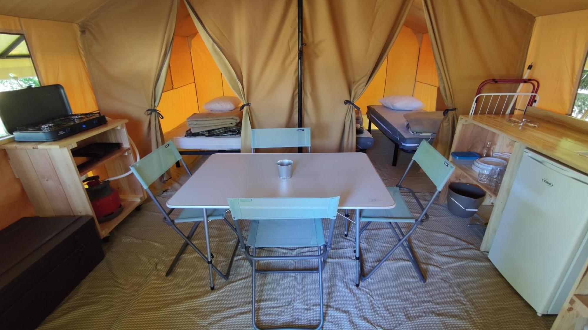 Camping Onlycamp Les Pins Nancay Exterior foto